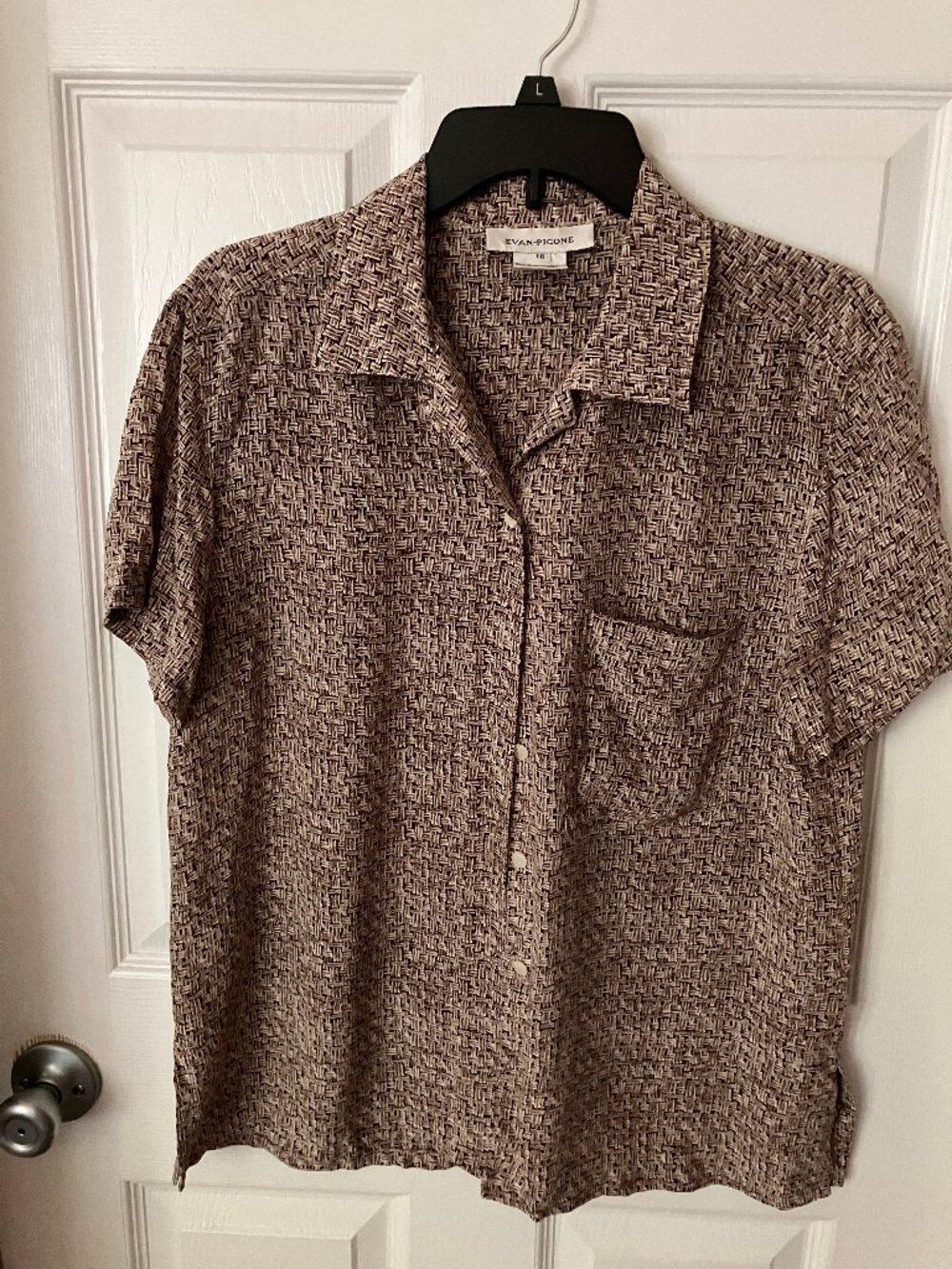 Vintage Evan-Picone Ladies' Blouse/Shirt Beige/Brown color Pocket Silk Size 10